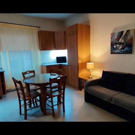 Apartamento Central 2 Bedroom Near Balluta Bay - Sleeps 35 People Sliema