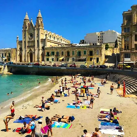 Apartamento Central 2 Bedroom Near Balluta Bay - Sleeps 35 People Sliema